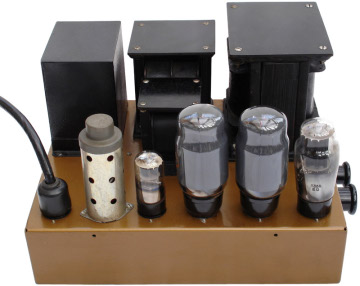 Outra foto do amplificador Leake TL12